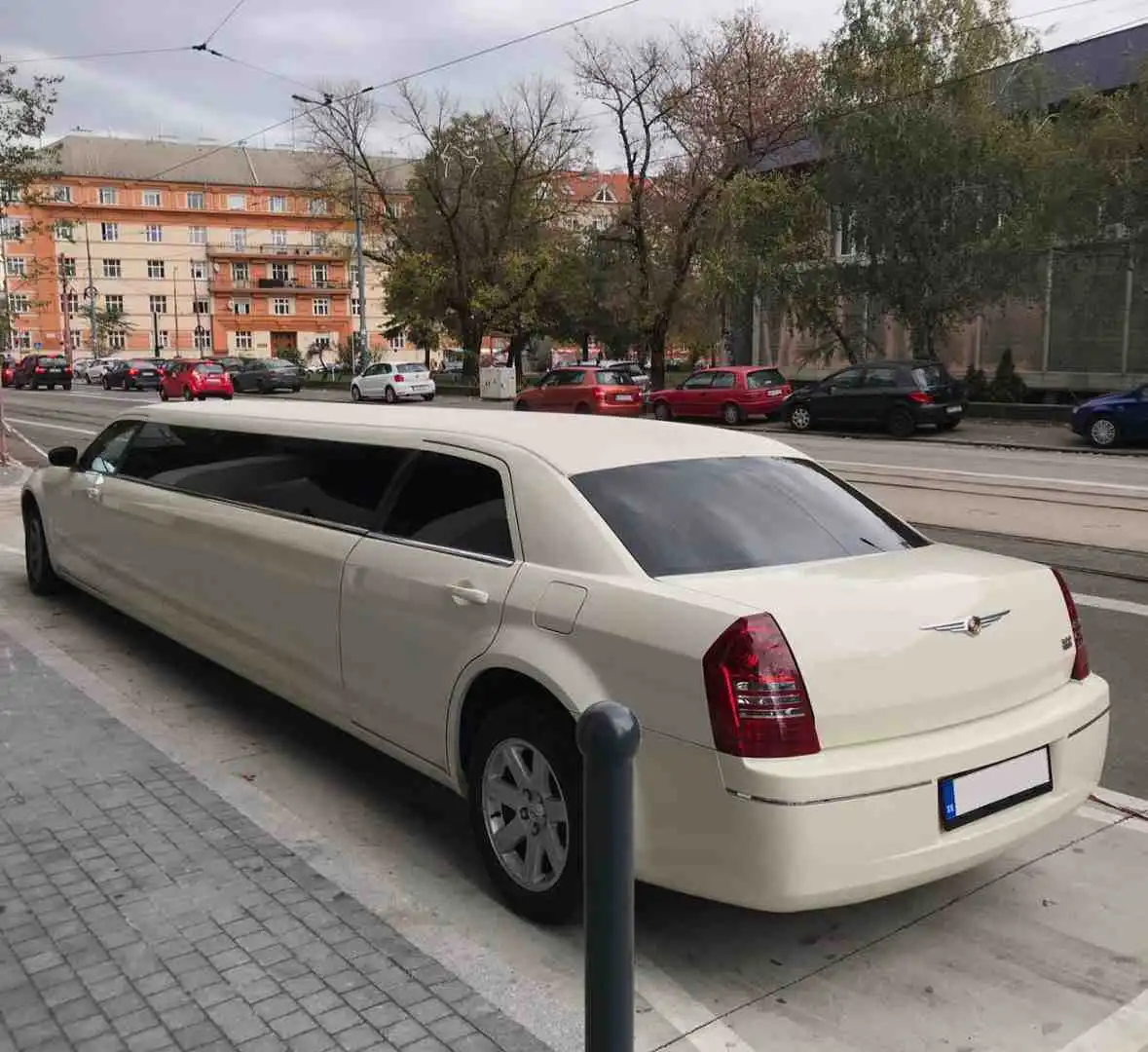 Bratislava Chrysler 300C limuzína